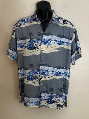 HanTon Short Sleeve Shirt Medium Gently worn 55% cotton/45% polyester 22" armpit